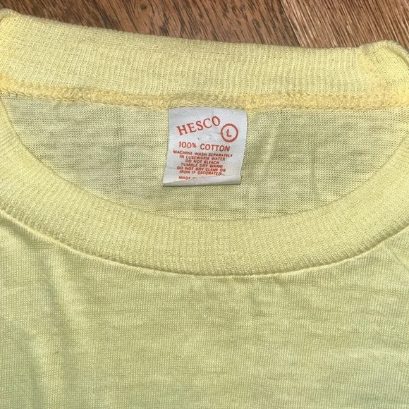 Elvis Presley Vintage concert T-shirt, yellow, banded short sleeve - Picture 3 of 6